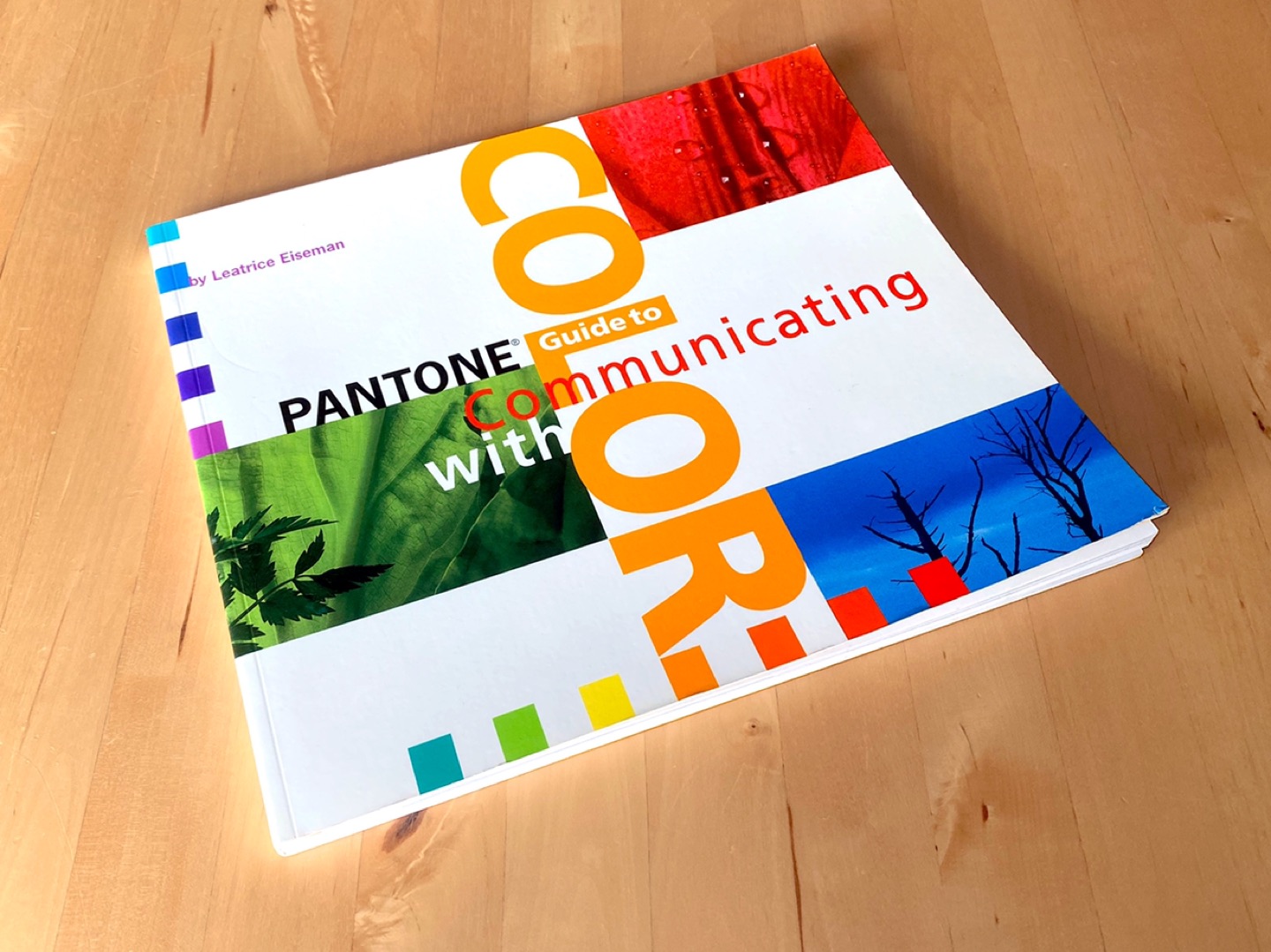 Pantone® Guide to Communicating with Color thumbnail