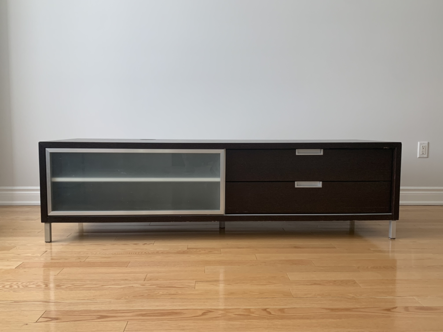 Modern Casalife Media console image indicator(2)