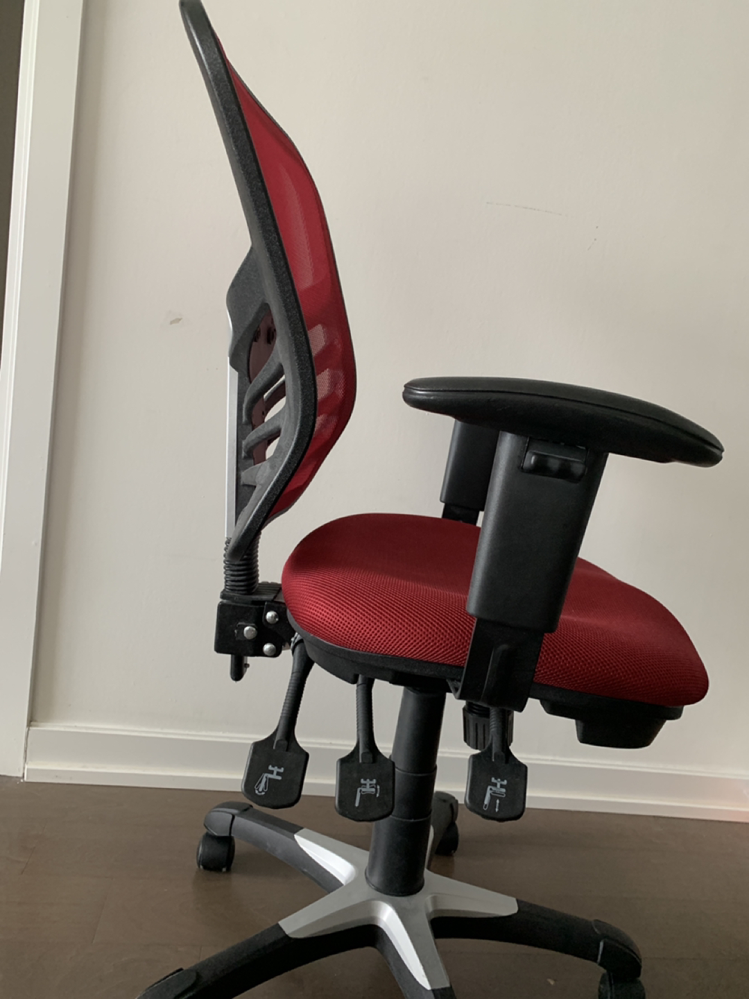 Ergonomic Office Chair - Red Mesh - photo 3