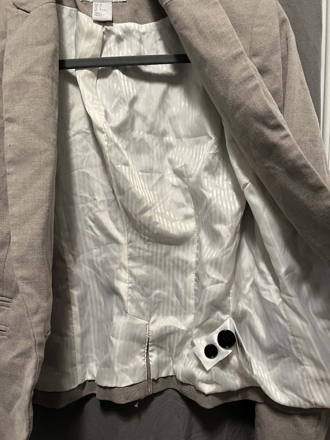 (Taking down on Friday) H&M beige blazer size US4 - photo 4