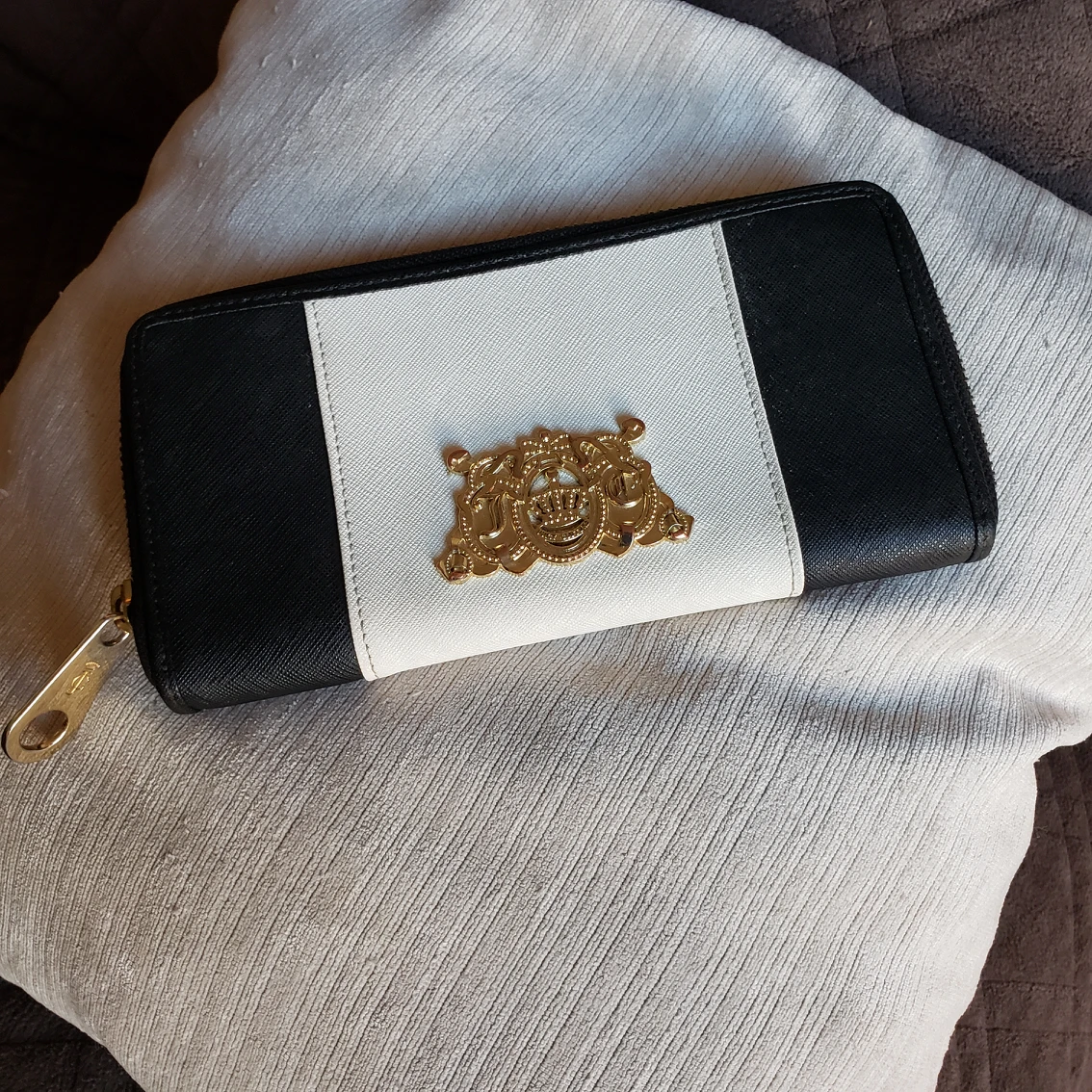 Juicy Coture Wallet thumbnail