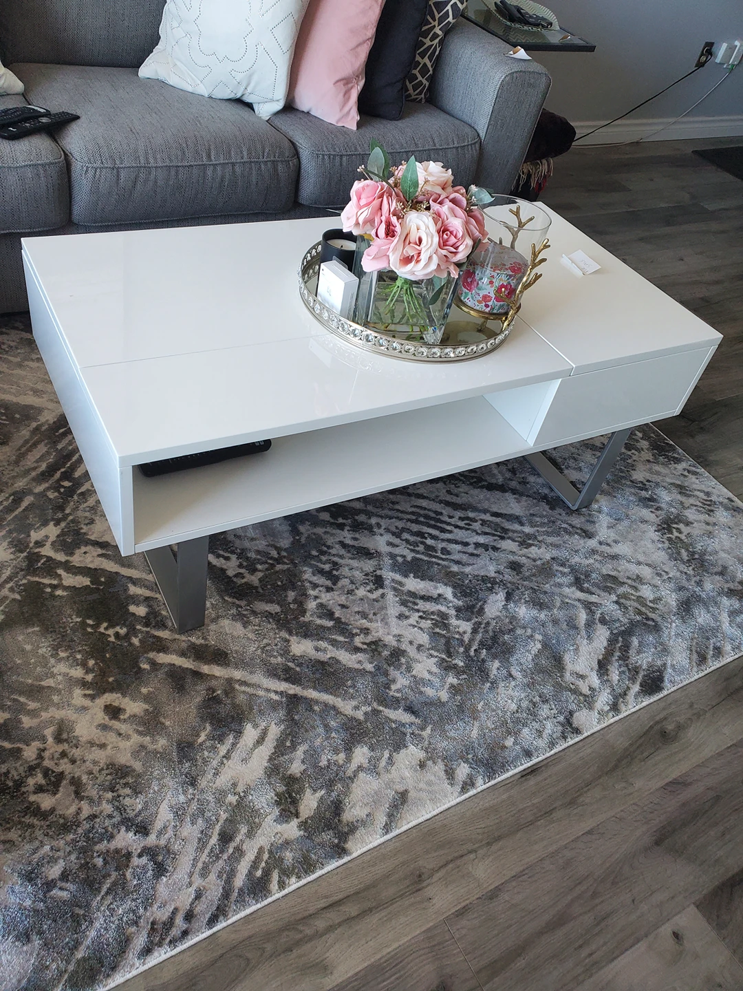 coffee table with hydraulic lift