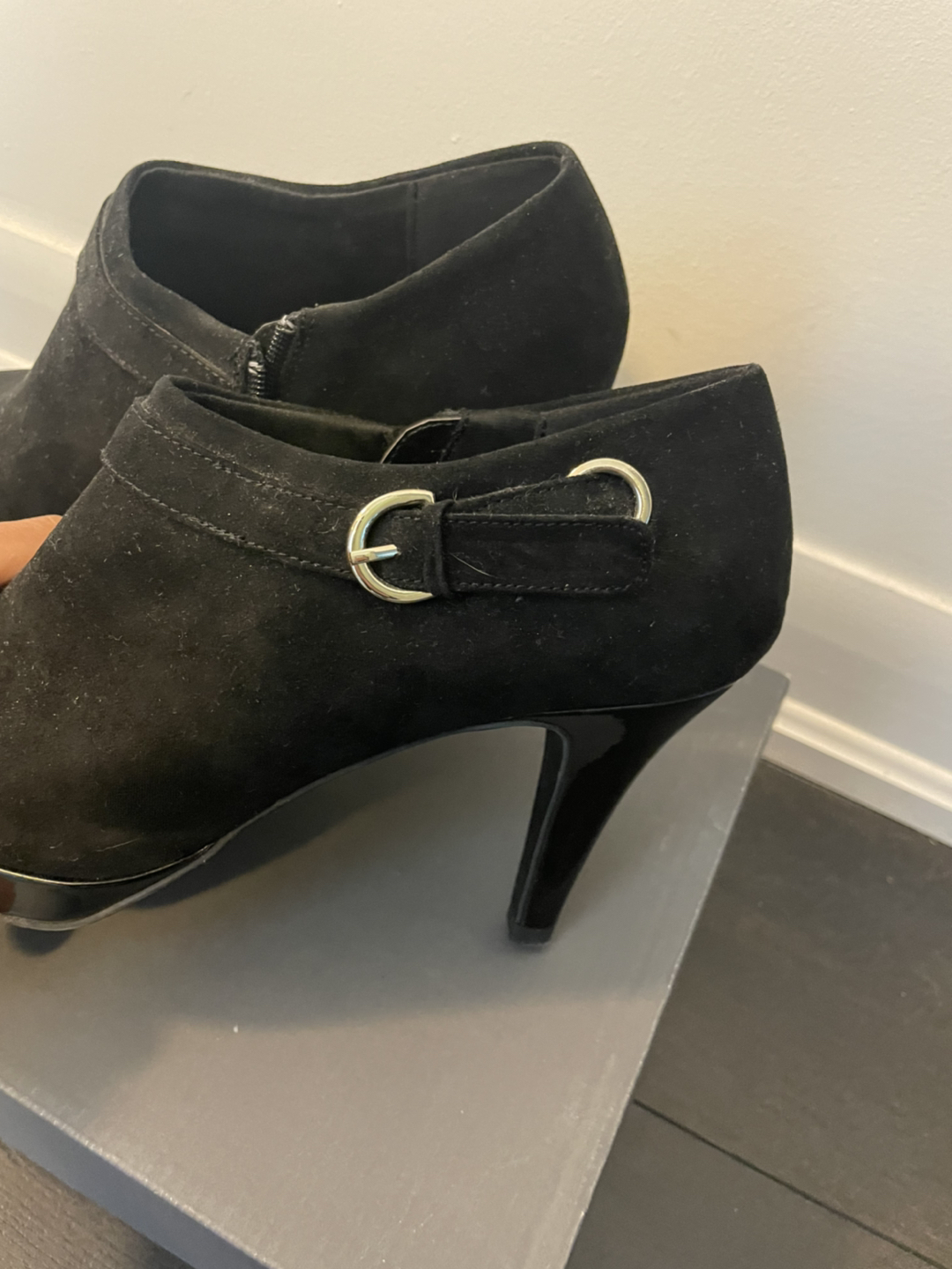 Black velvet boots size 9 #freecycle - photo 2