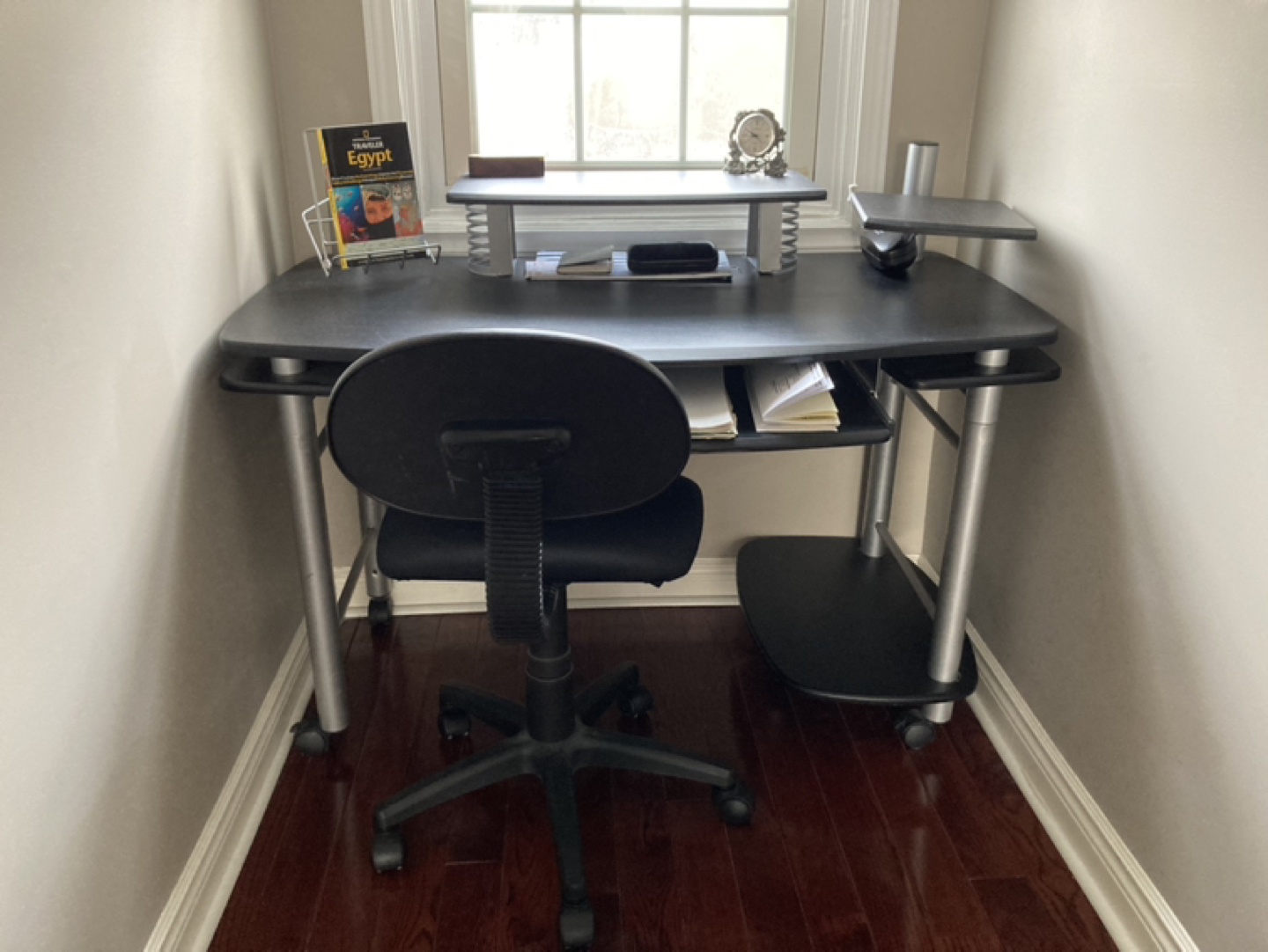 Black desk and chair thumbnail