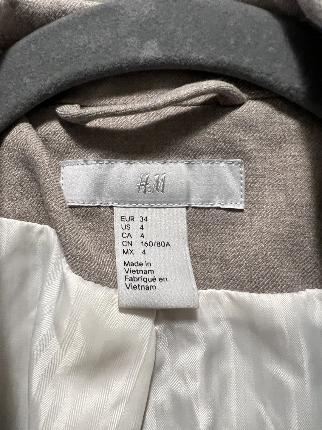 (Taking down on Friday) H&M beige blazer size US4 - photo 3