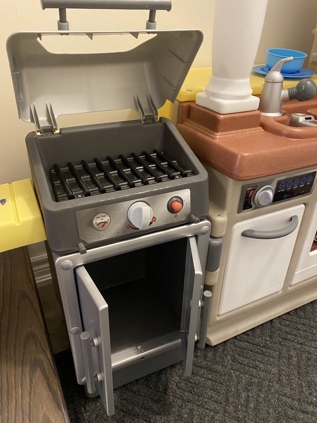 Little Tikes Grand Serves Kitchen and Barbecue - photo 2