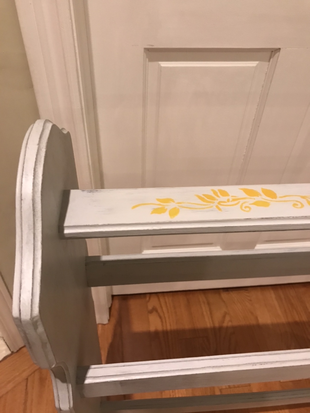 Antique Solid Wood Towel Rack - photo 3