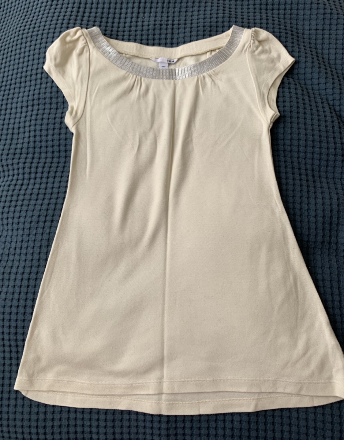 H&M women’s shirt thumbnail