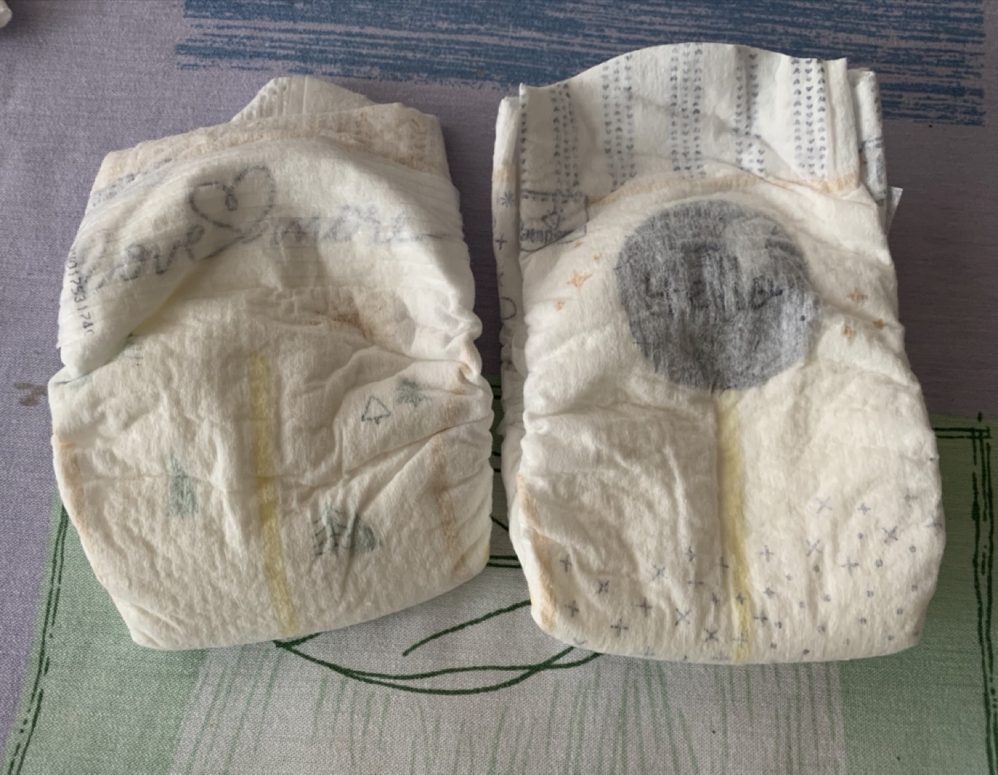 #freecycle Newborn pampers diapers / 39pcs thumbnail