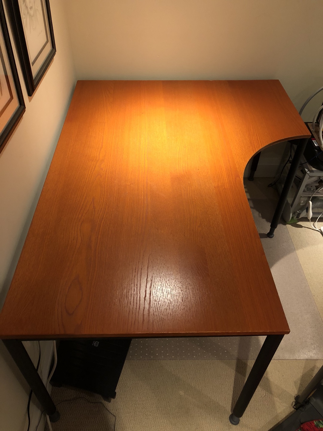 Ikea desk, with extendable legs