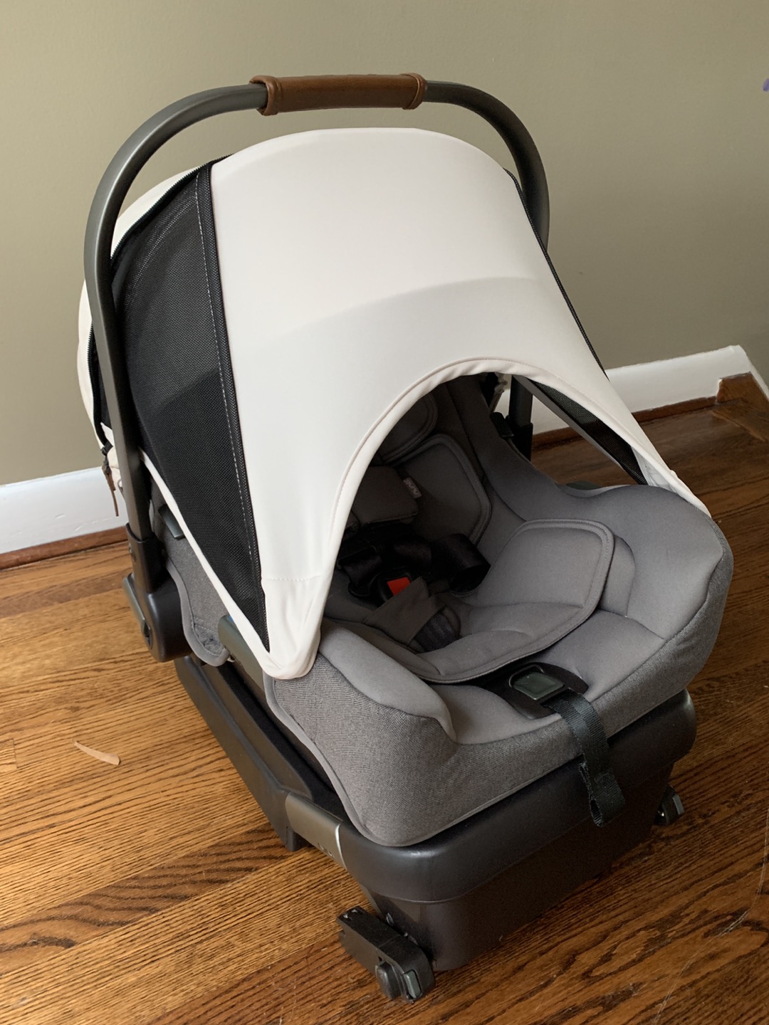Nuna pipa infant carseat thumbnail