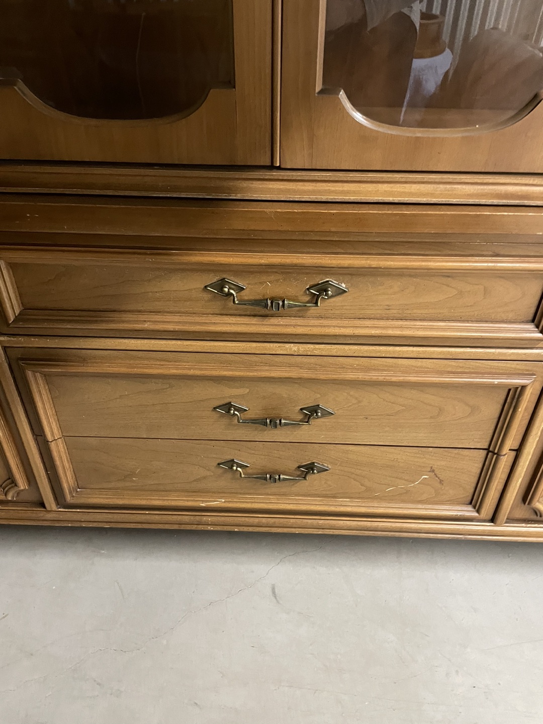 Hutch Buffet china cabinet - photo 5