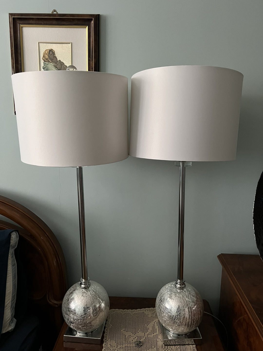 2 Silver Lamps with round crackle base