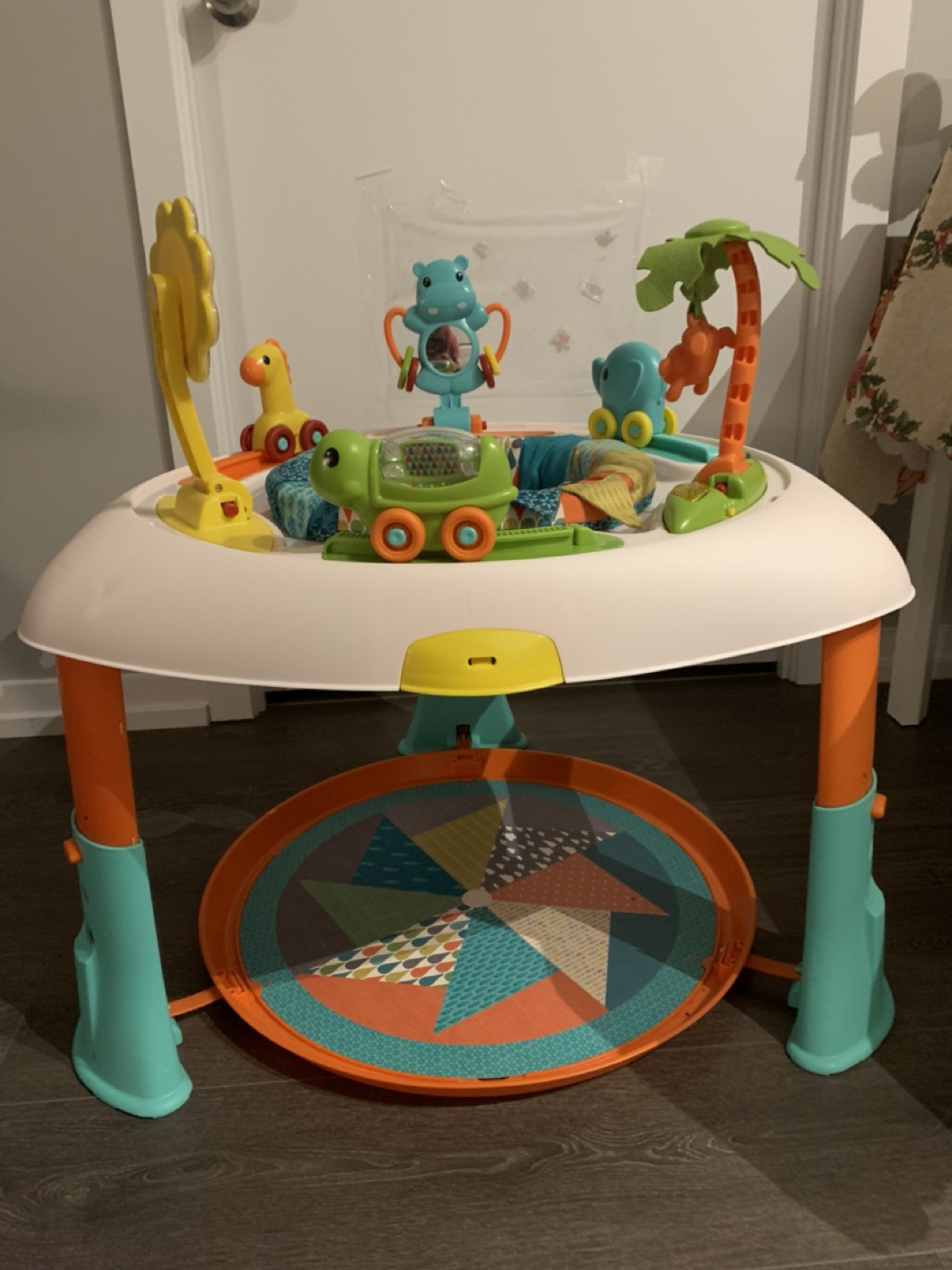 Sit, spin and explore - photo 2