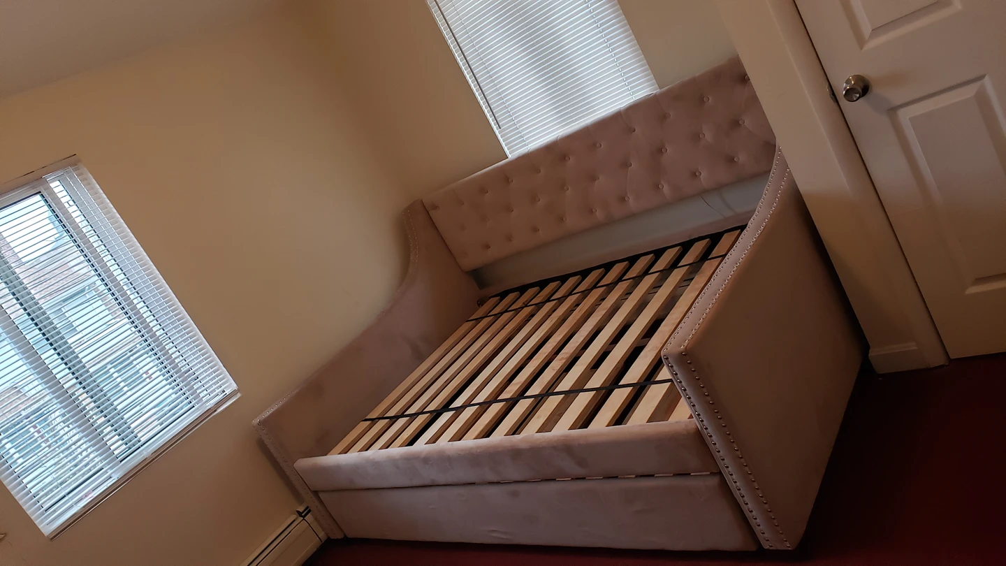 Great Oportunity !!!! Daybed type nest. Bed full and twin - photo 3