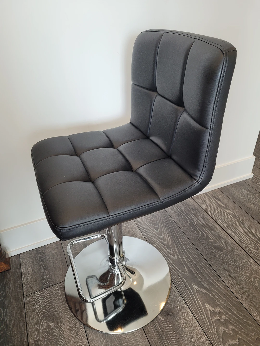 bar stool thumbnail
