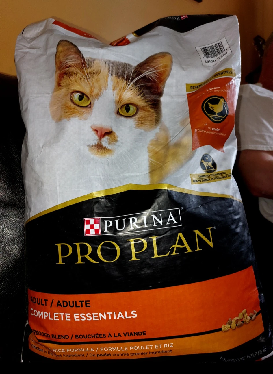 PURINA PRO PLAN Dry Catfood (Never Opened) thumbnail