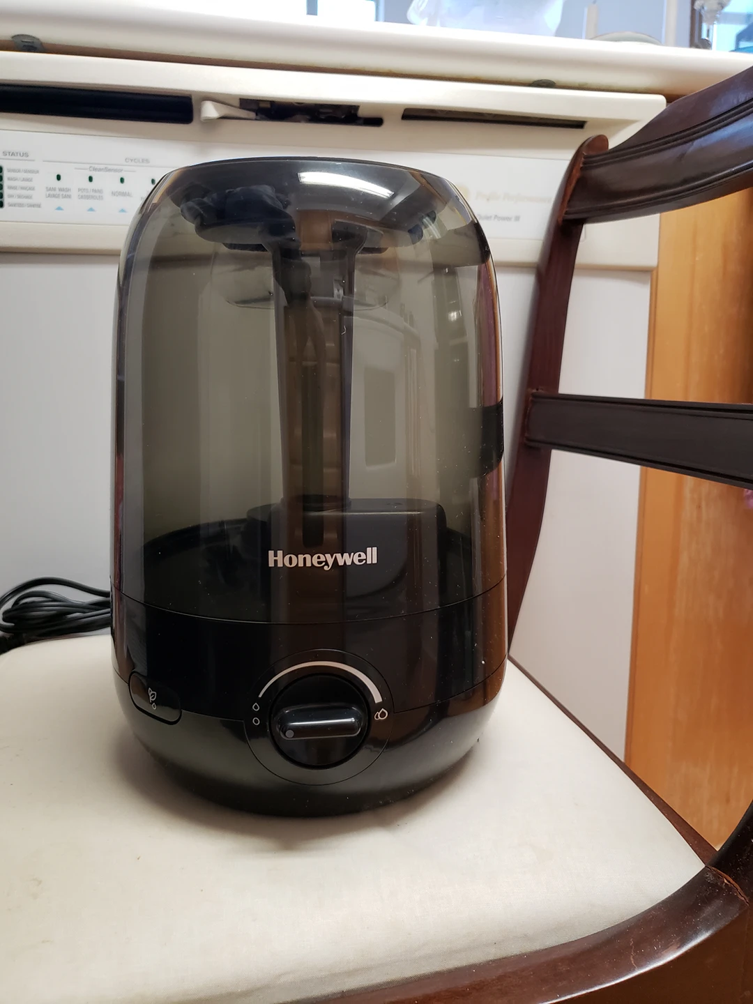Humidifier - bought Dec. 10, 2021 thumbnail
