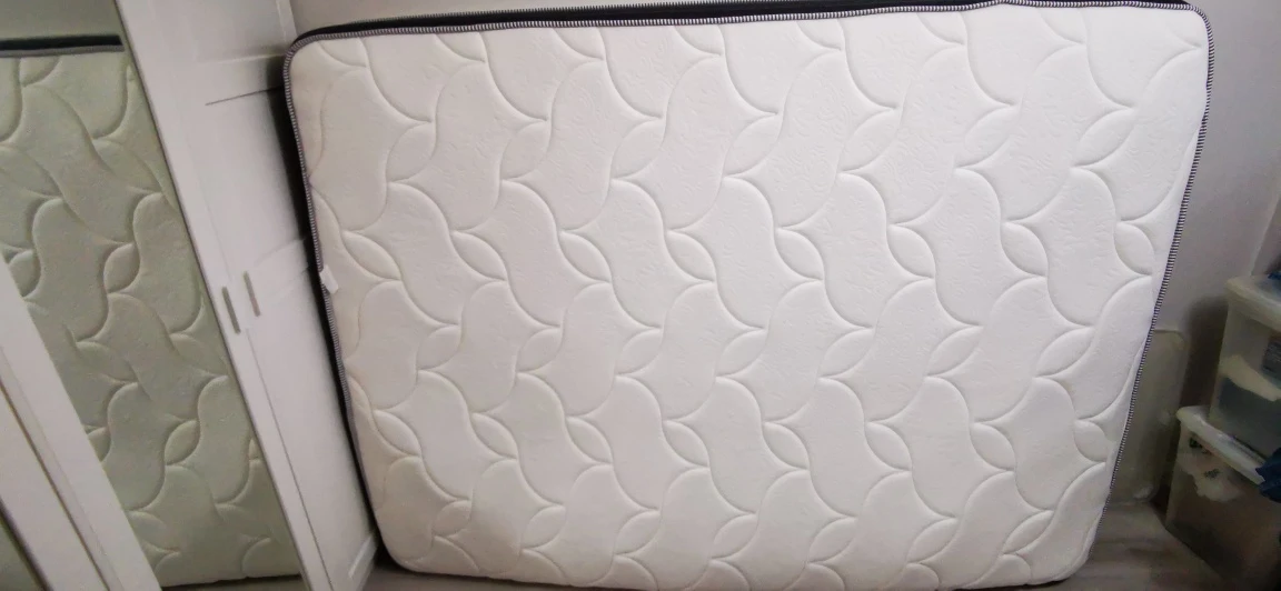Queen memory foam mattress - photo 2