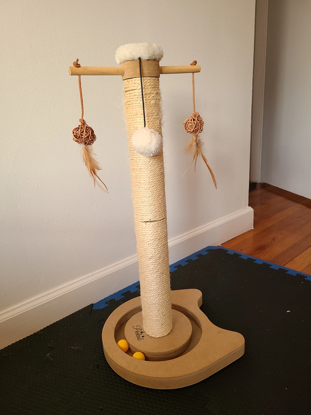 scratching post