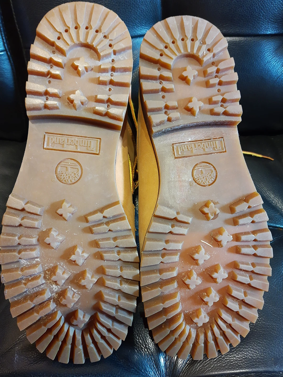 Timberland boots size 9.5 image indicator(4)