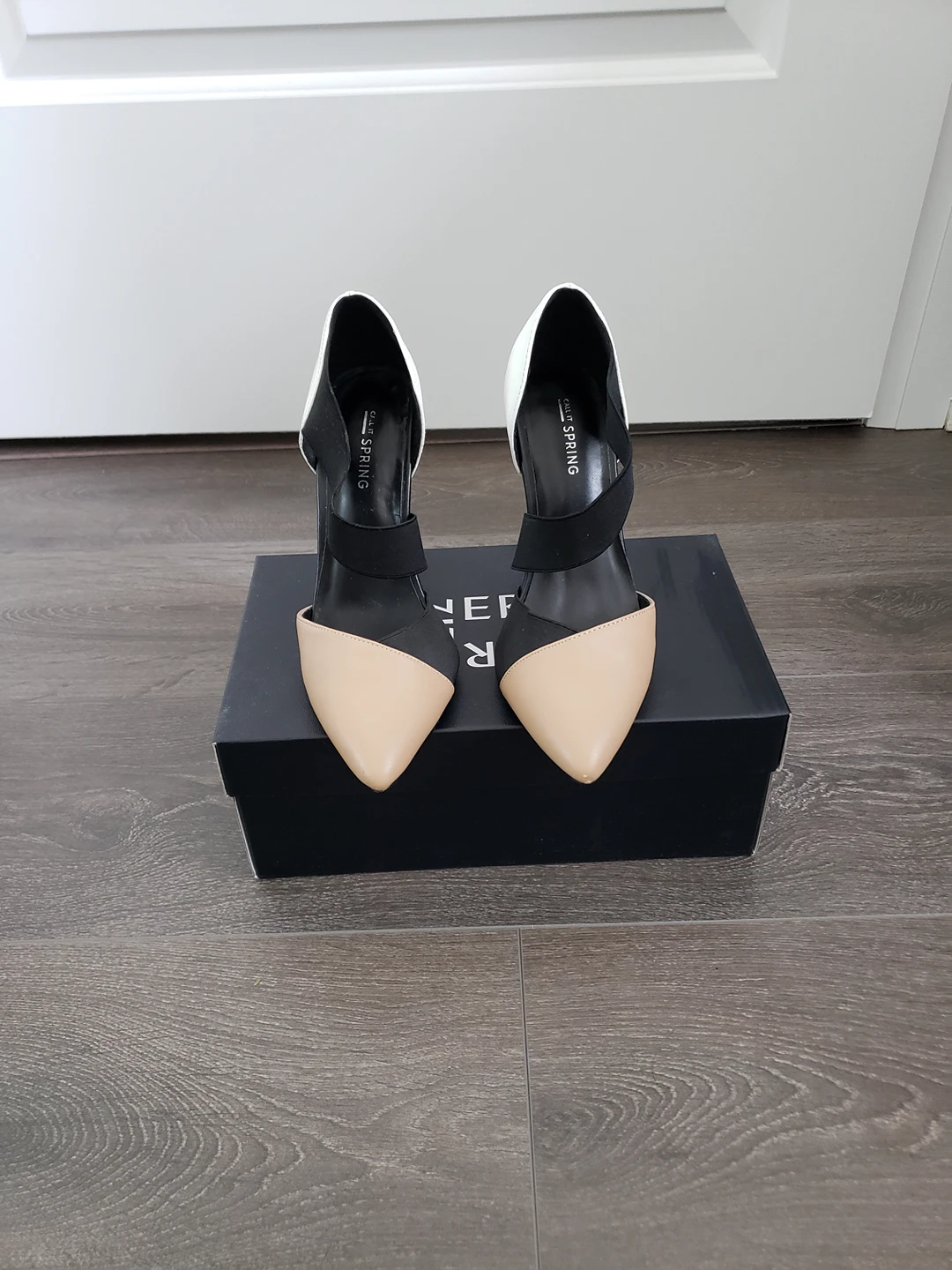 Beautiful Tri-Color Heels - Size 7 image indicator(4)