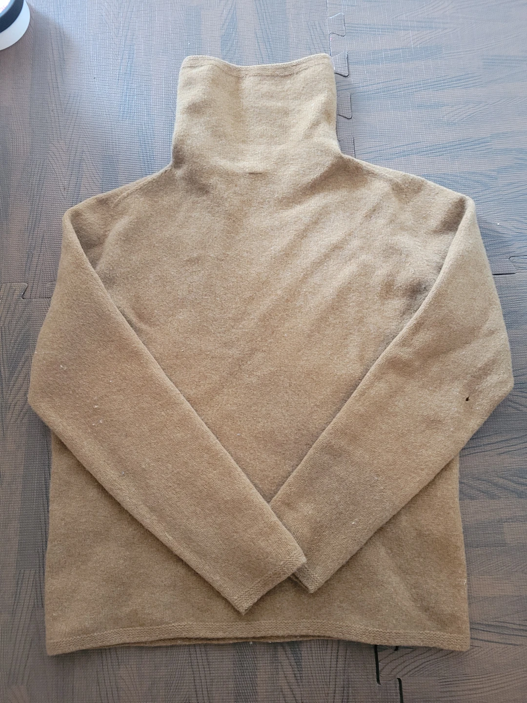 Uniqlo Lambwool Sweater #Freecycle thumbnail