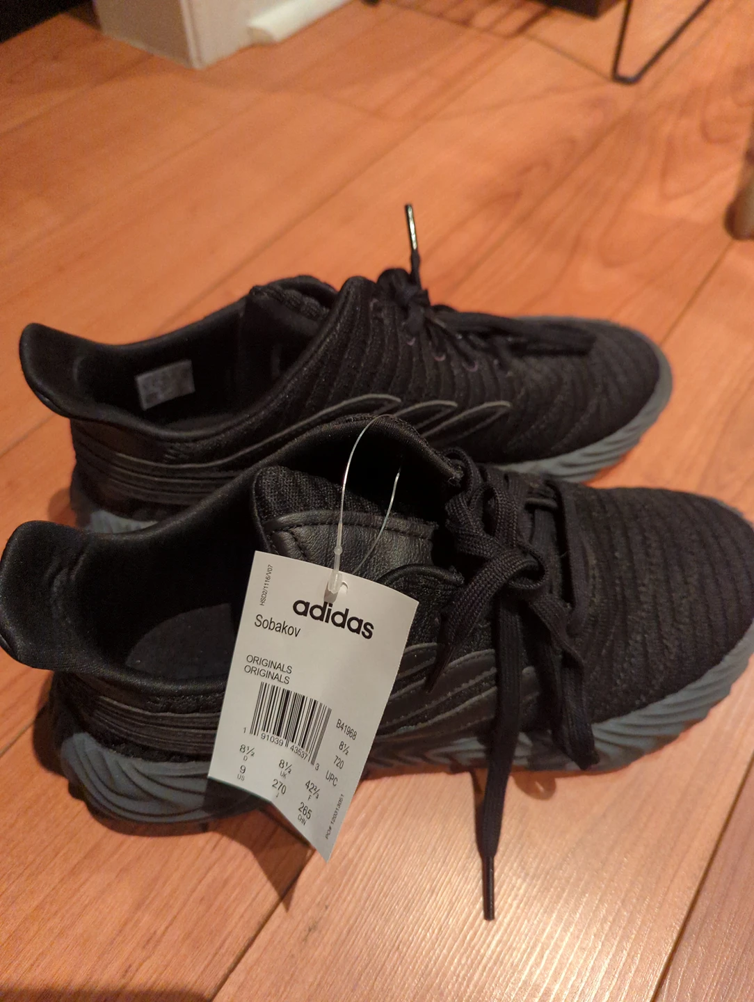 New Adidas Black Runners New (M)
