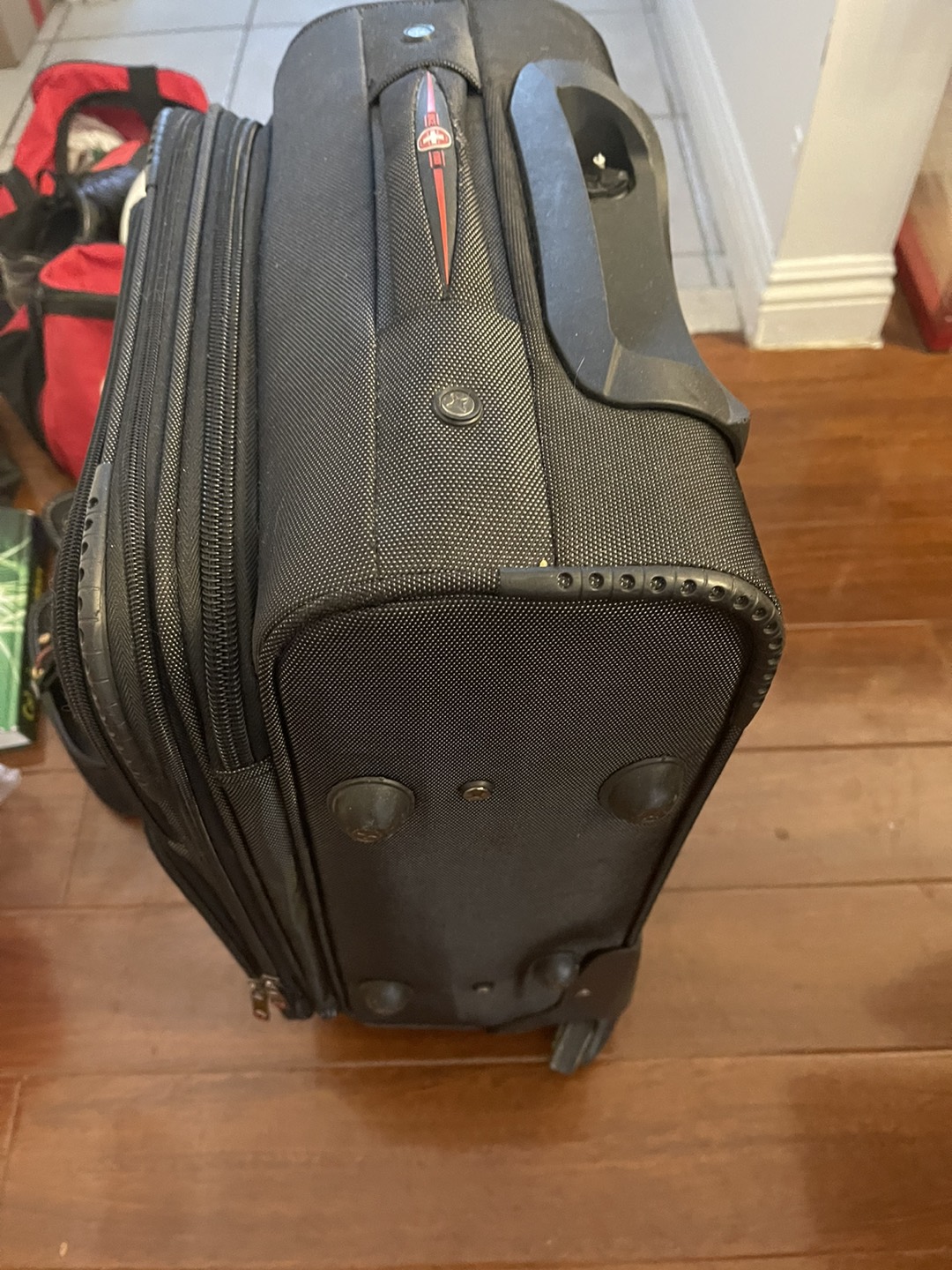 Free luggage - photo 3