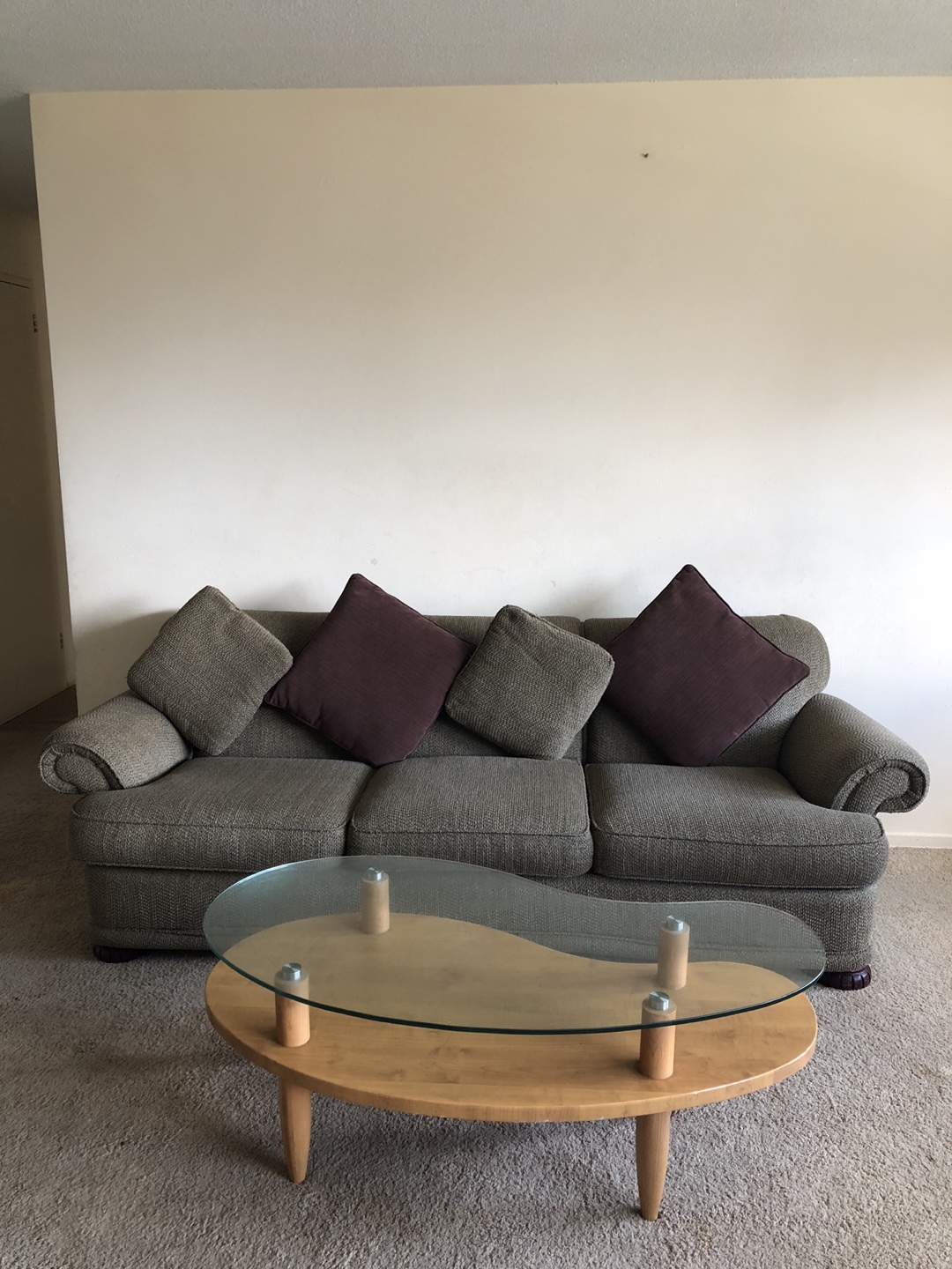 Coffee table … Must Go !!! Move out sale - photo 4