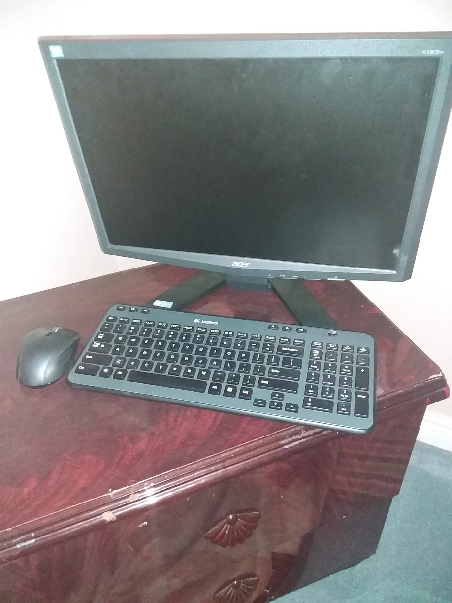 Acer monitor,Logitec keyboard and mouse . - photo 2