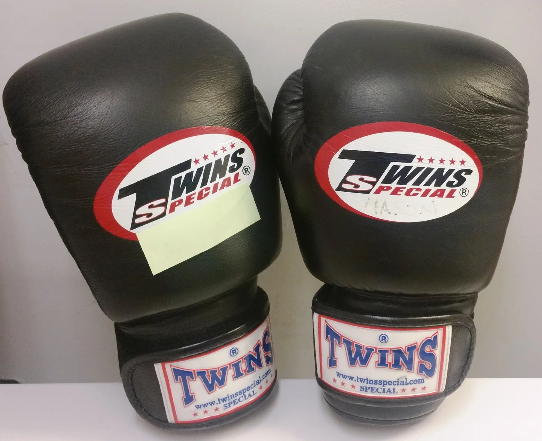 Assorted boxing protective gear - photo 4