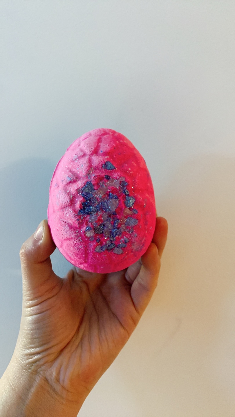 Lush - unused Flamingo Egg bath bomb
