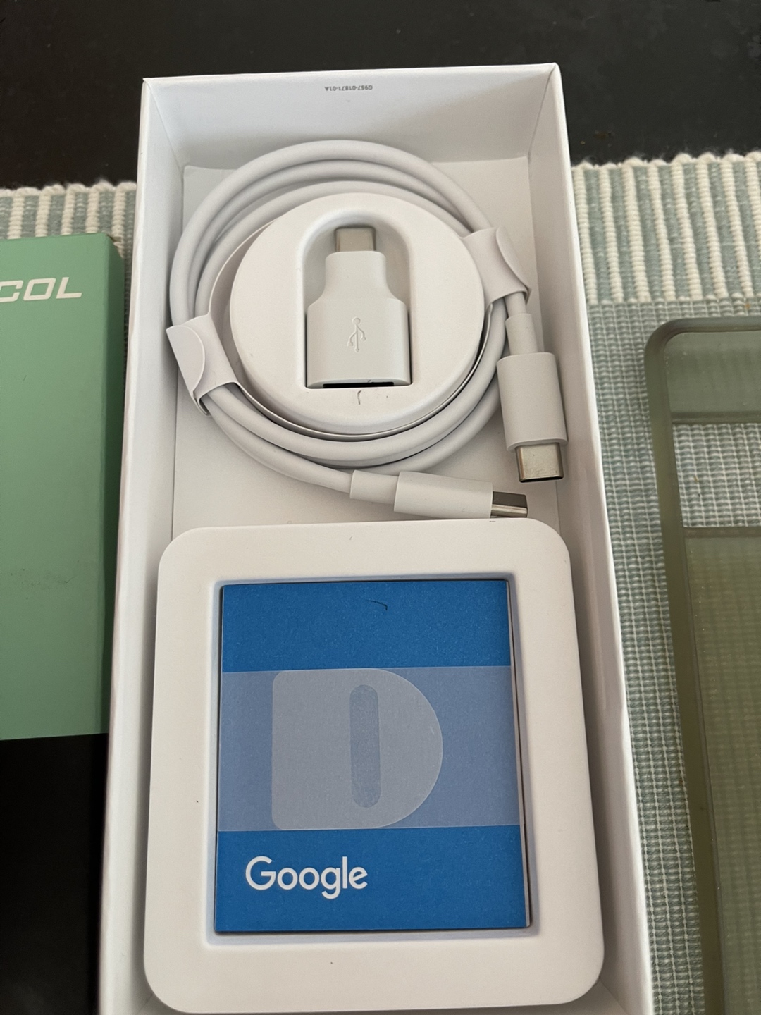 Google pixel 6 pro 128 unlocked + Accessories - photo 2