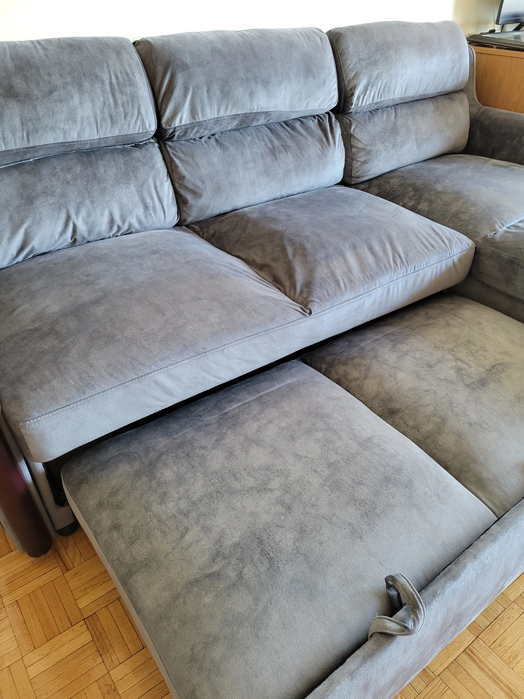 REVERSIBLE SECTIONAL SOFA- WITH PULL OUT BED - photo 3