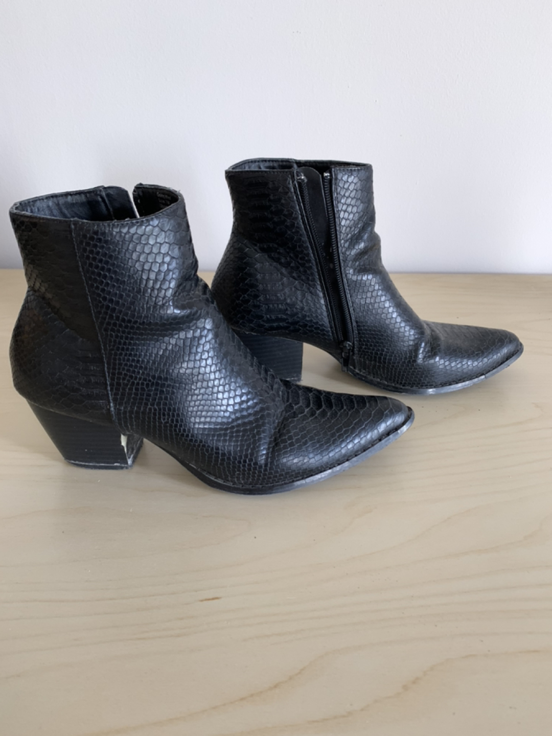 Leather booties black - photo 2