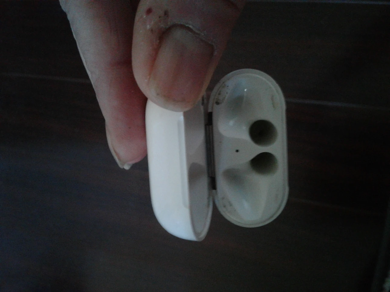 APPLE EAR BUDS WIRELESS