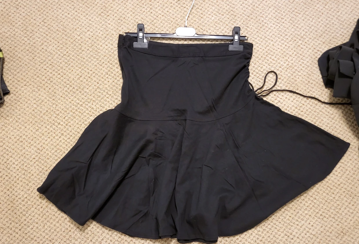 Club Monaco flair skirt 100% cotton (size 4) thumbnail