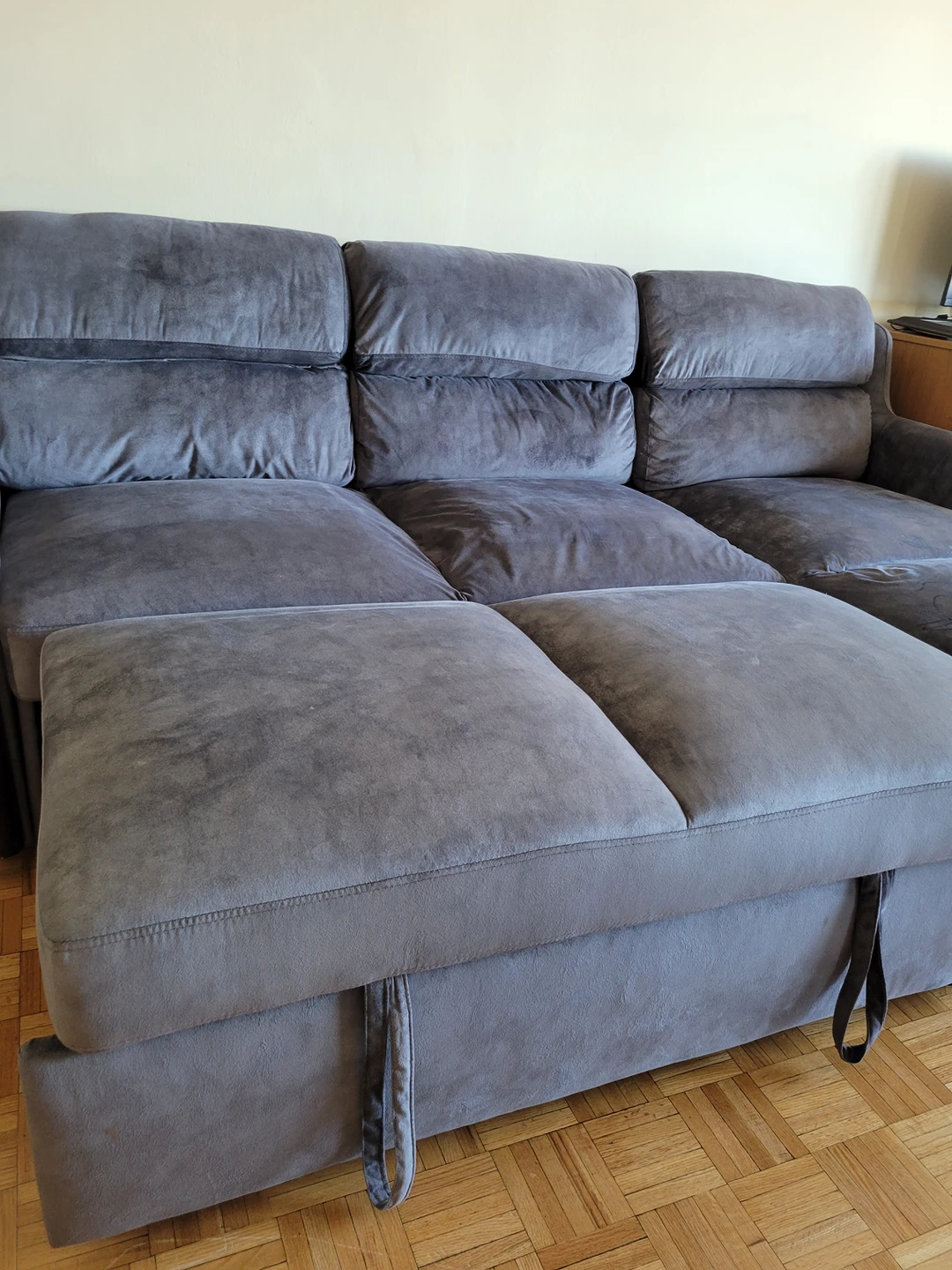 REVERSIBLE SECTIONAL SOFA- WITH PULL OUT BED - photo 4