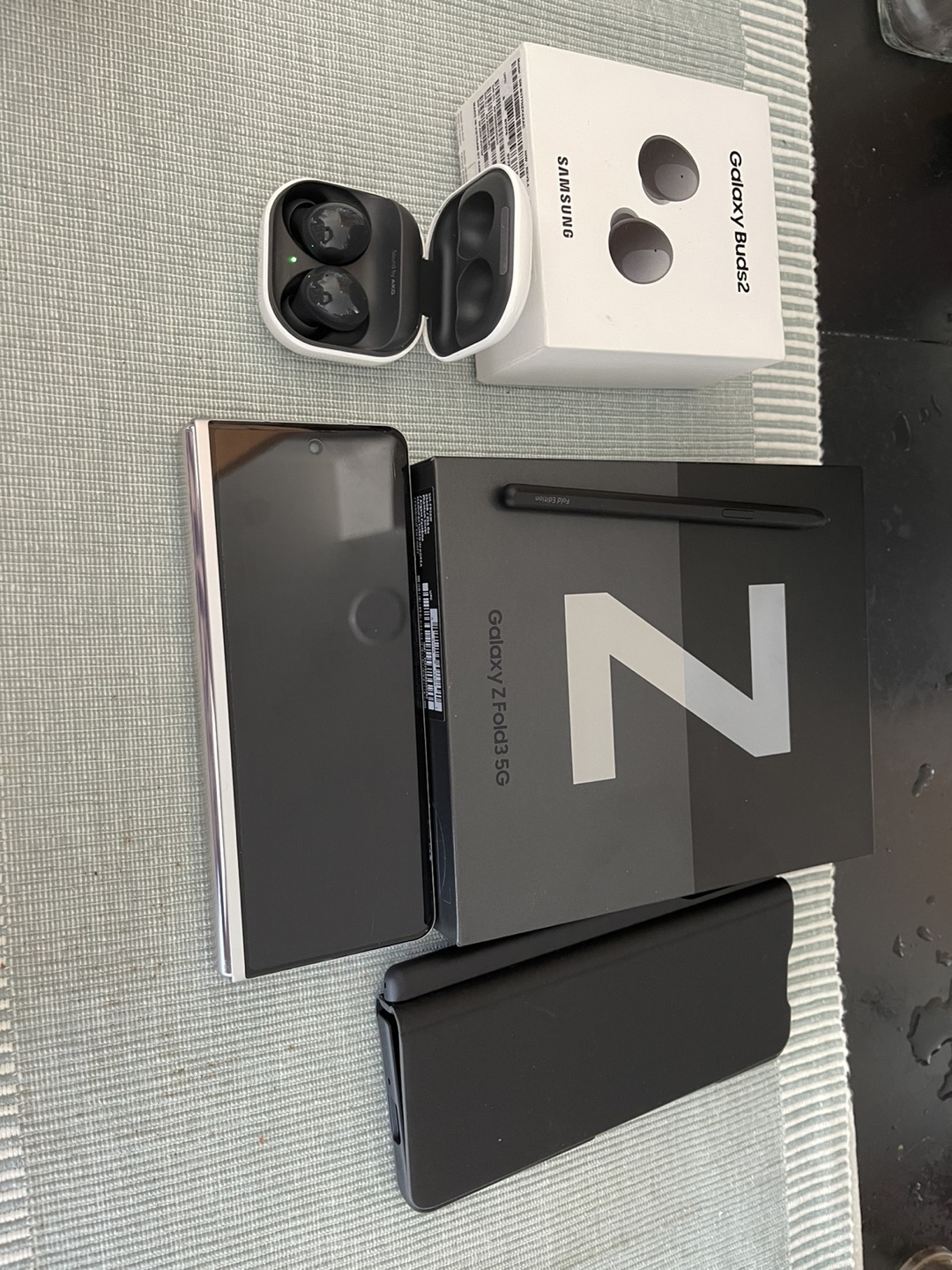 Samsung Fold 3 256GB + accessories