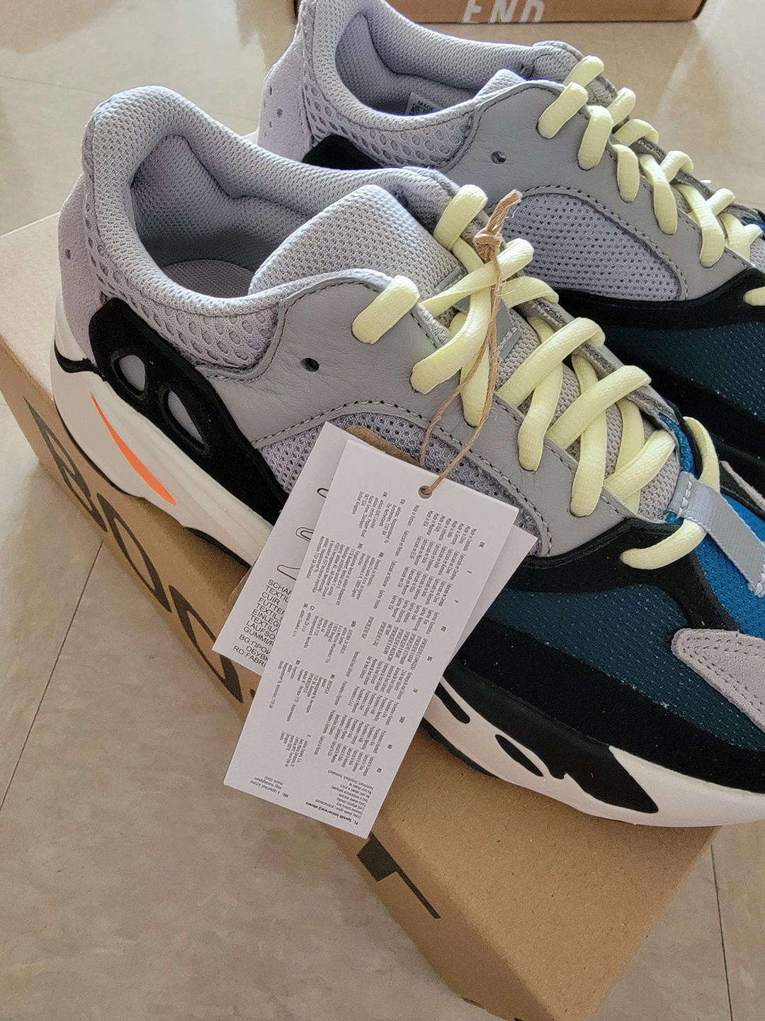 Yeezy Boost 700 wave runner