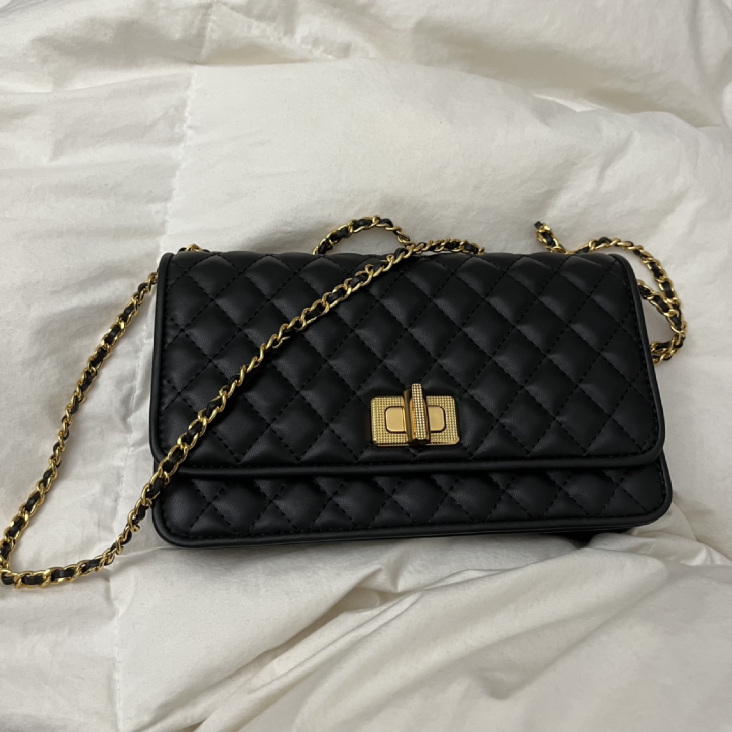 Charles & Keith chain bag (woc) image indicator(2)