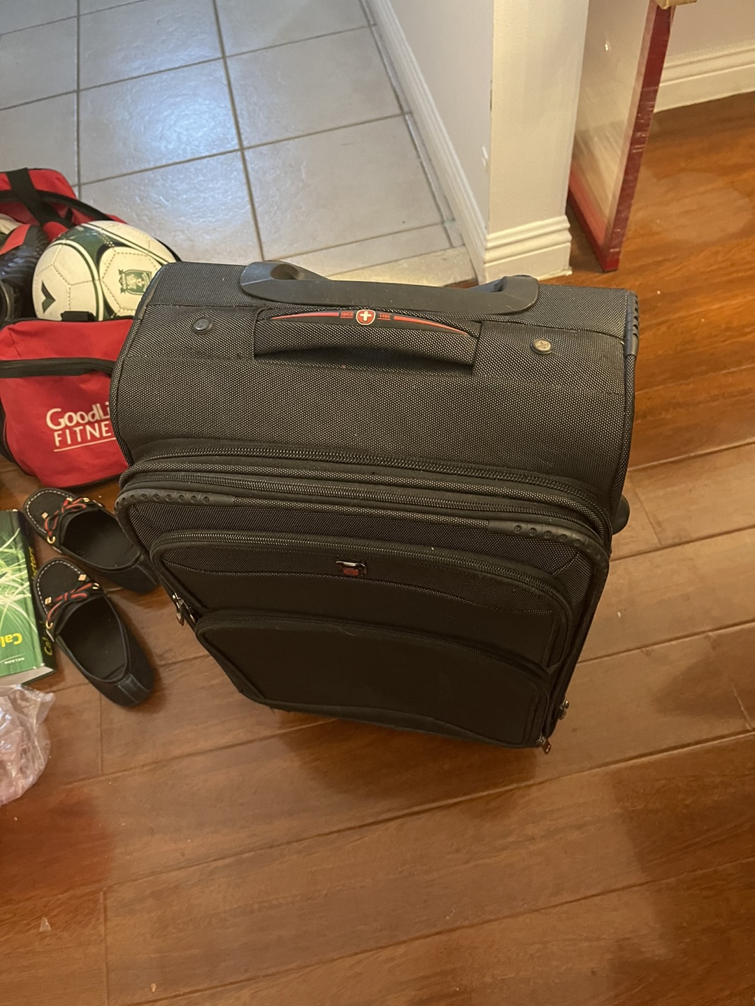 Free luggage - photo 2