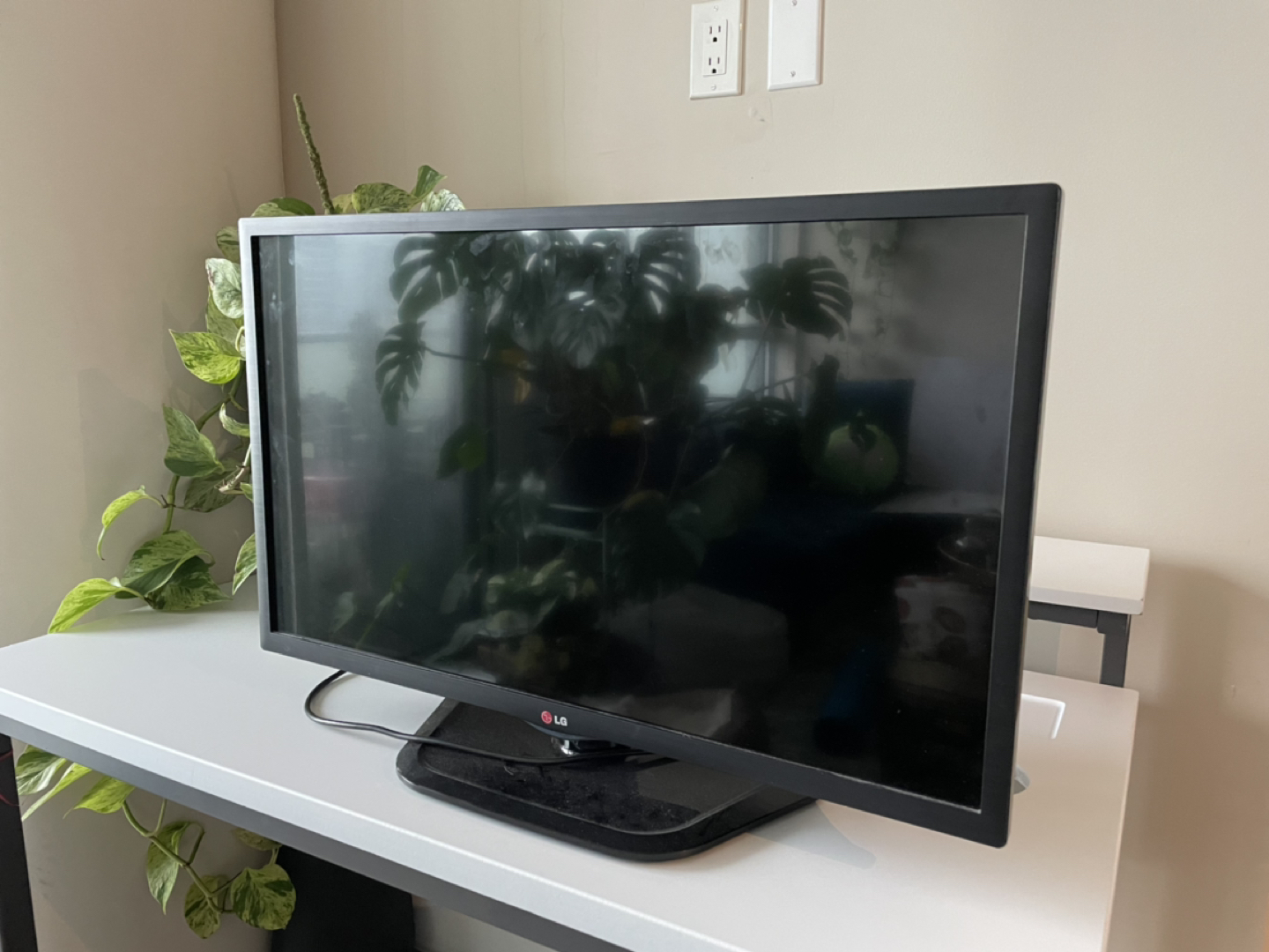 “32 LG Smart TV