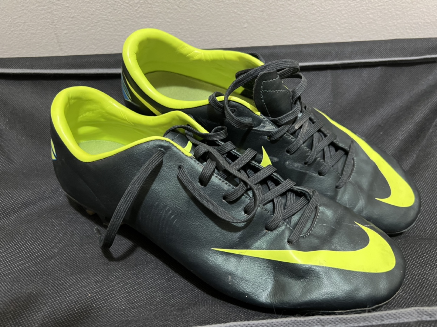 Nike soccer cleats image indicator(2)