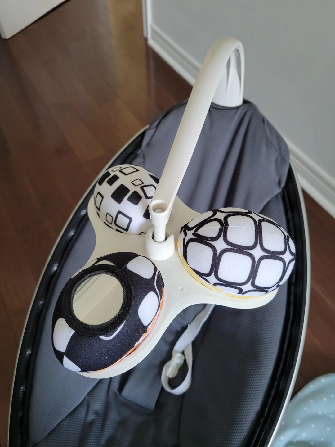 Mamaroo4 Baby Swing by 4moms - photo 2