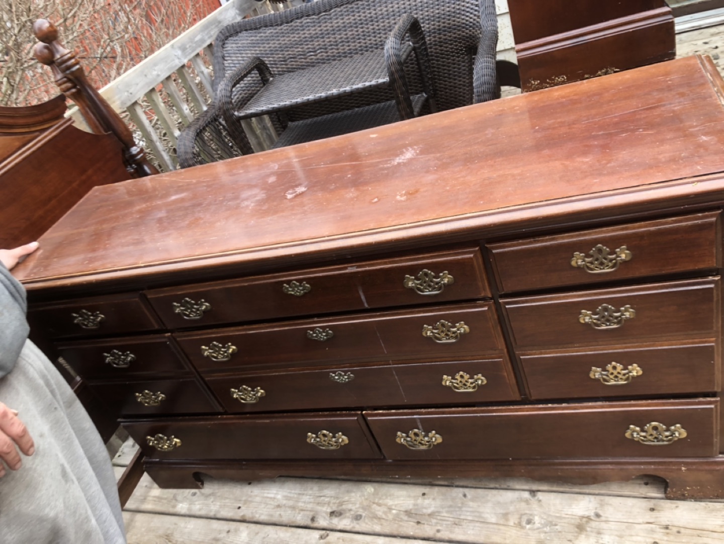 Dresser hardwood