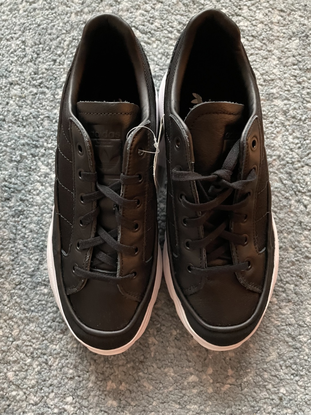 Adidas womens sneakers size 8.5 - photo 3