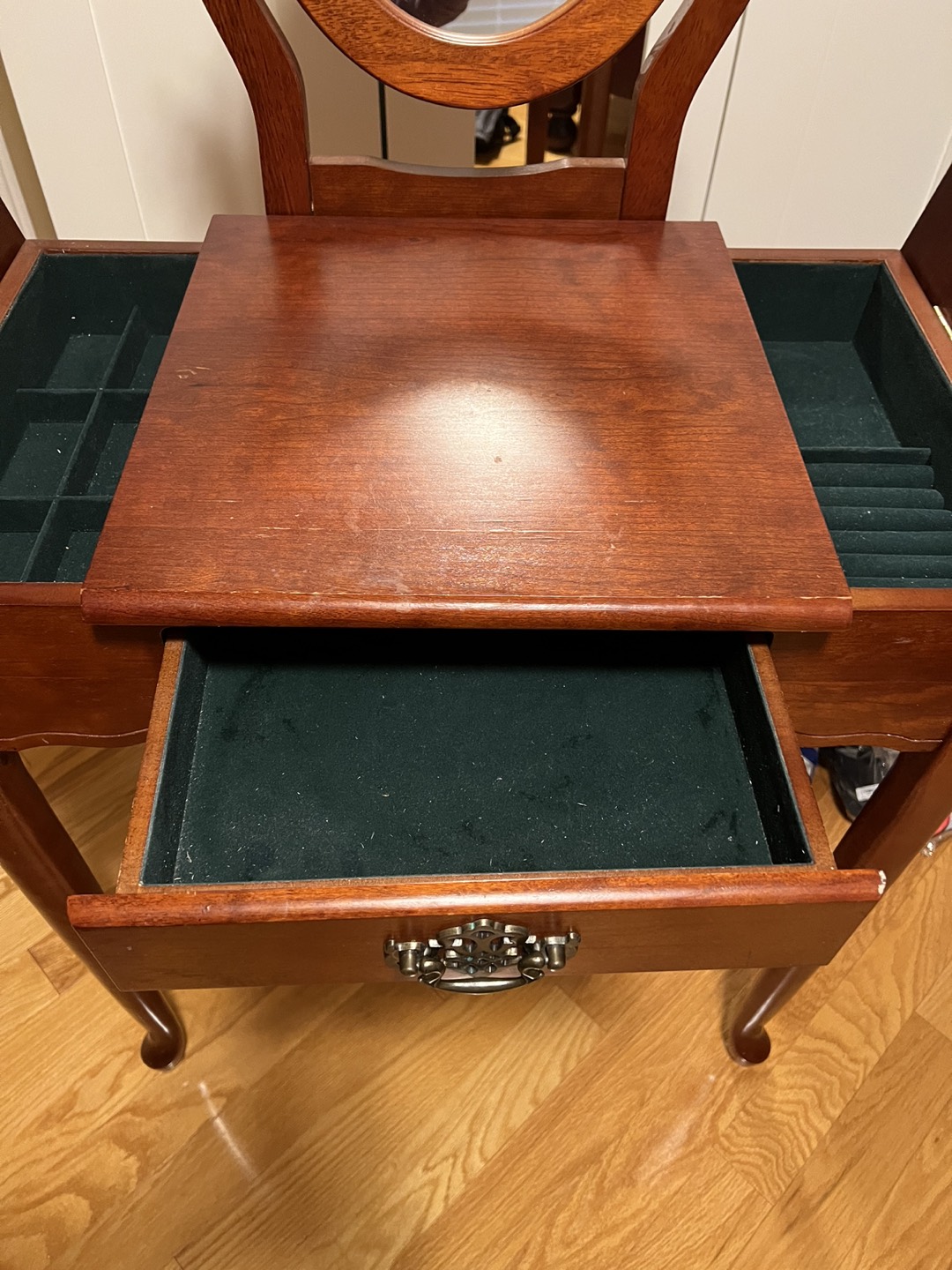 Vanity table - photo 2