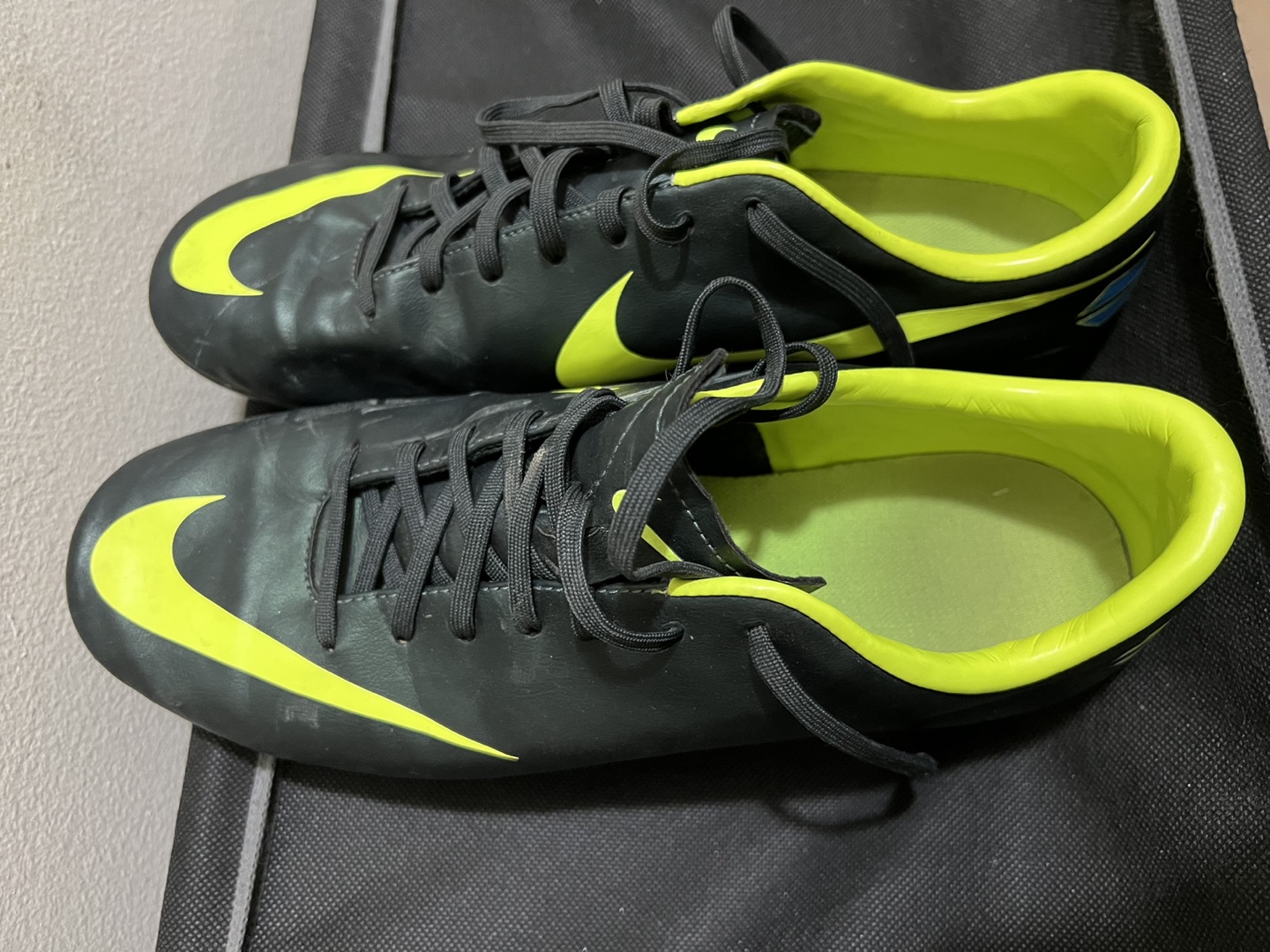 Nike soccer cleats image indicator(4)